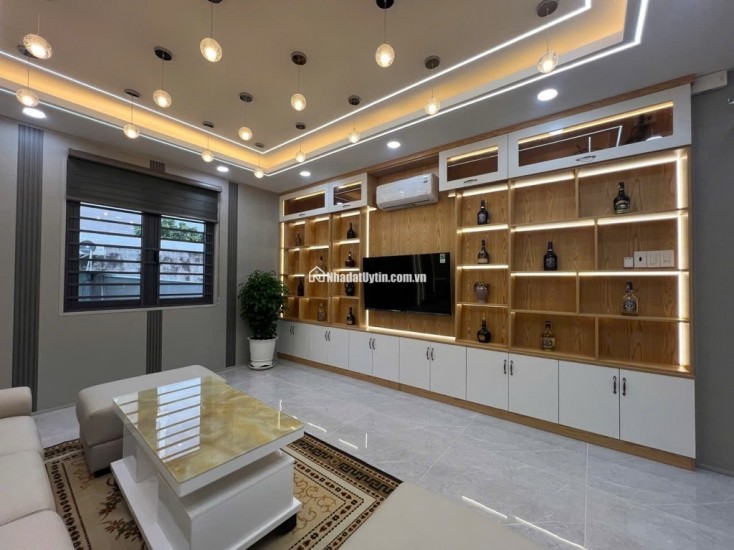 NHÀ TRUNG MỸ TÂY KHU PHÂN LÔ-ĐƯỜNG 8M LỀ 2M- 72M2- 5 TẦNG - NHỈNH 8 TỶ.