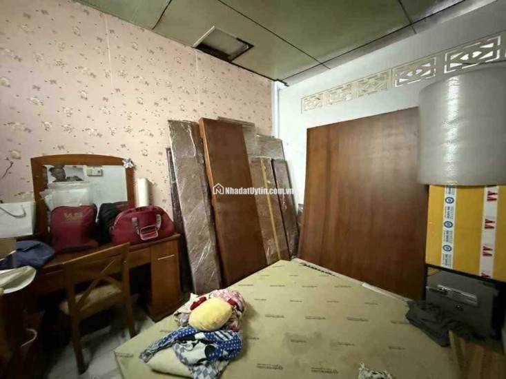 Nhà cấp 4 đường Lê Văn Thịnh, quận 2