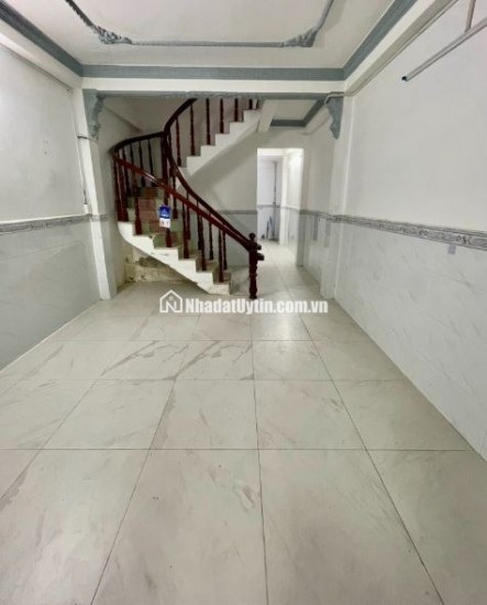 BÌNH TÂN - HẺM XE HƠI THÔNG - 3,54 x10 m - 3 TẦNG BTCT - NHỈNH 4 TỶ THƯƠNG LƯỢNG