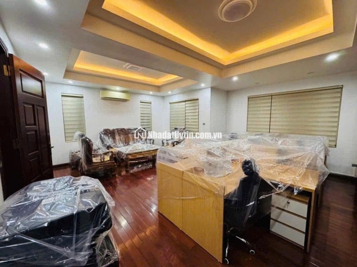 Bán nhà Hoàng Hoa Thám, Ba Đình, ngõ oto, gần mặt phố, 160m2, mặt tiền 12m, 22 tỷ.