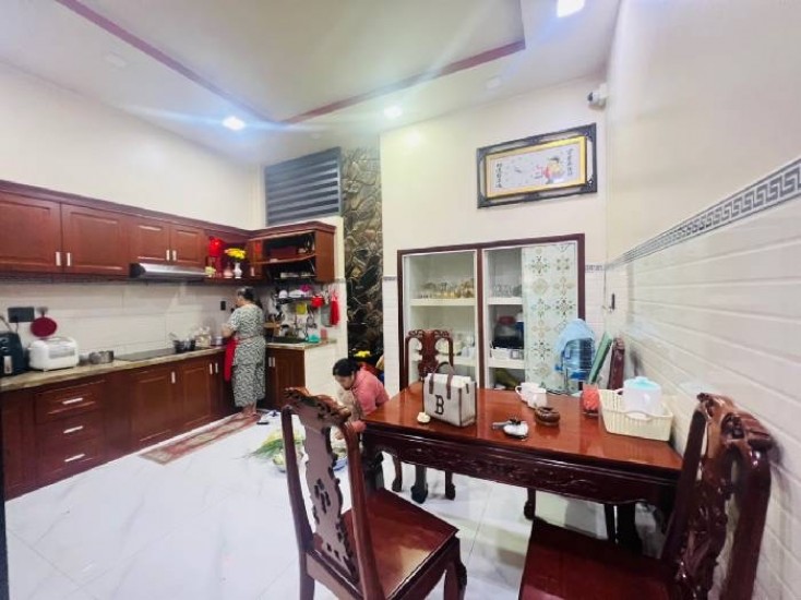 TÂN KỲ TÂN QUÝ - TÂN PHÚ - 64M2 (4,6x14) 4 TẦNG - HẺM XE TẢI TRÁNH - GẦN MẶT TIỀN - NGANG 4,5M - NGAY TT THƯƠNG MẠI SIÊU THỊ AEON SẦM UẤT - 7,3 TỶ TL