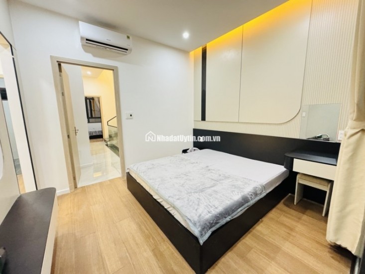 ► Nhà Mai Lão Bạng, gần Bạch Đằng, 108m2, ngang 5.5m, 3 mê mới tinh, Hiện Đại, Nội Thất Ngoại, 6.37 tỷ
