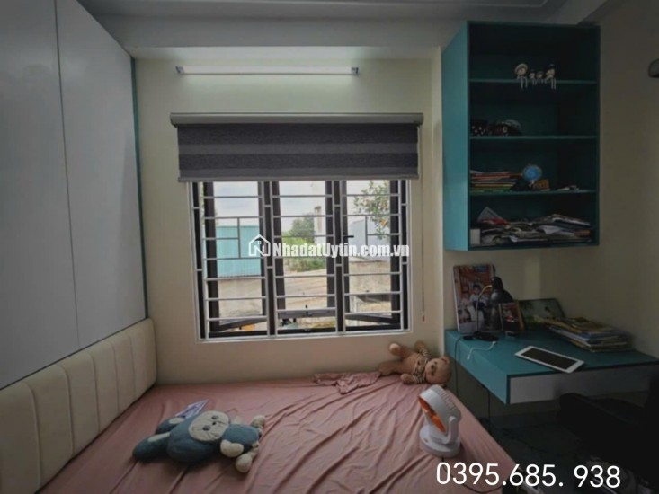 Chính chủ cần bán căn nhà lô góc 3 tầng sổ đỏ lh 0395685938
