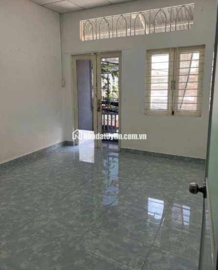 MẶT PHỐ TÂN PHÚ - KINH DOANH NHIỀU LĨNH VỰC - 33 m2 - 2 tầng BTCT - NHÀ CÒN TINH TƯƠM HƠN 3 TỶ.
