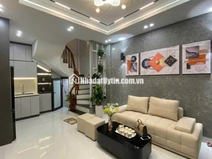 Bán nhà đẹp Dương Văn Bé – Full nội thất – Cách mặt phố chỉ 20m
