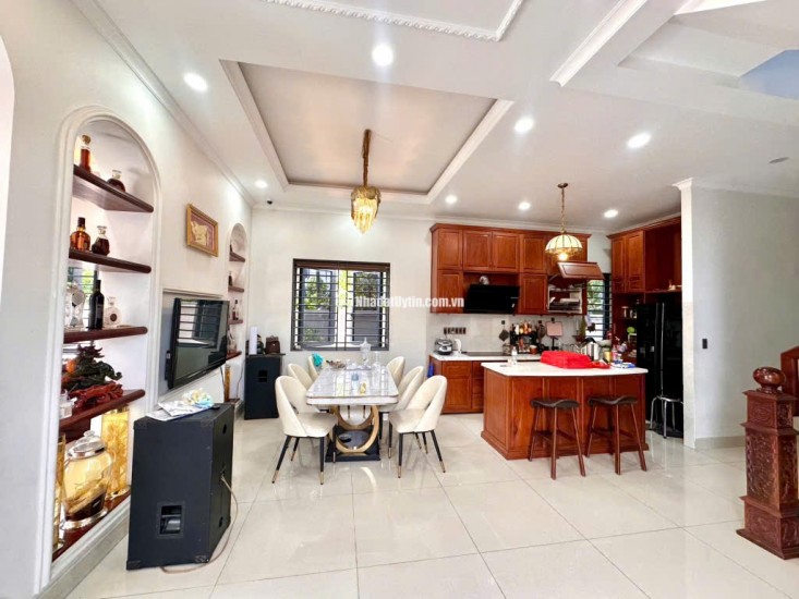 BIỆT THỰ SÂN VƯỜN ĐẸP SIÊU PHẨM – SÁT TT THỦ ĐỨC-373M2 -15X25 CHỈ 14 TỶ(TL)