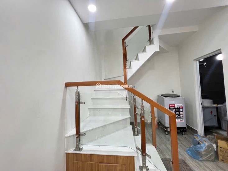 CƠ HỘI VÀNG CHO NHÀ MỚI - CHỈ 4.95 TỶ, VỊ TRÍ SIÊU ĐẸP GẦN CHỢ HIỆP PHÚ