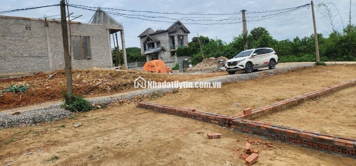 ĐẤT ĐẸP 3 MẶT GIAO THƯƠNG – GẦN CÁP TREO CHÙA TIÊN