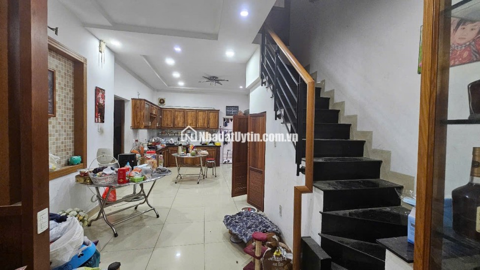 2  MĂTH HXT  ĐHT 42 - 200m2 (9,5x21) 2 sổ A4 - C4 - CHDV, VP Công Ty hoặc 2 căn 6 tầng - 60 tr/m2 rẻ nhất khu vực