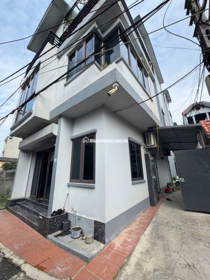 Bán nhà,đường Bát Khối\"Đông Dư cũ\", nhà đẹp ở ngay, 60m 3 tầng MT 6m 9.6tỷ