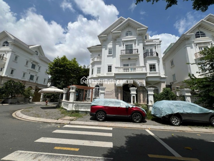 BIỆT THỰ ĐƠN LẬP ĐẲNG CẤP TẠI CITY LAND   Số 67 Đường Số 8 – Góc 2 mặt tiền SIÊU VỊ TRÍ. DT: 15x20m – CN: 300m², H. 4T, TM. Giá: 75 tỷ TL