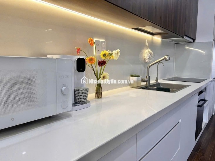NHÀ ĐẸP- GIÁ TỐT - Vị Trí Đắc Địa Tại Khu Đấu Giá Ngõ Cổng Kiến Hưng, Hà Đông DT 50m2x 7T giá 16.3 tỷ