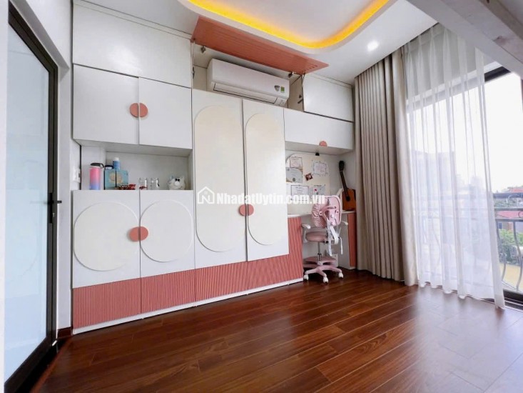 NHÀ ĐẸP- GIÁ TỐT - Vị Trí Đắc Địa Tại Khu Đấu Giá Ngõ Cổng Kiến Hưng, Hà Đông DT 50m2x 7T giá 16.3 tỷ