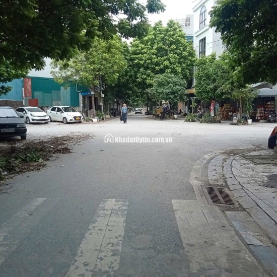 NHÀ ĐẸP- GIÁ TỐT - Vị Trí Đắc Địa Tại Khu Đấu Giá Ngõ Cổng Kiến Hưng, Hà Đông DT 50m2x 7T giá 16.3 tỷ