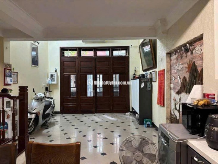 Chính chủ bán nhà 5 tầng diện tích 40m2 mặt tiền 4.5m mặt Phố Lý Thường Kiệt Hà Đông giá 13.6 tỷ
