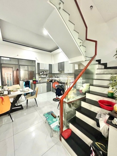 NHÀ 2 TẦNG - KHU GẦN TÊN LỬA - HẺM XE HƠI - CHỈ HƠN 3 TỶ