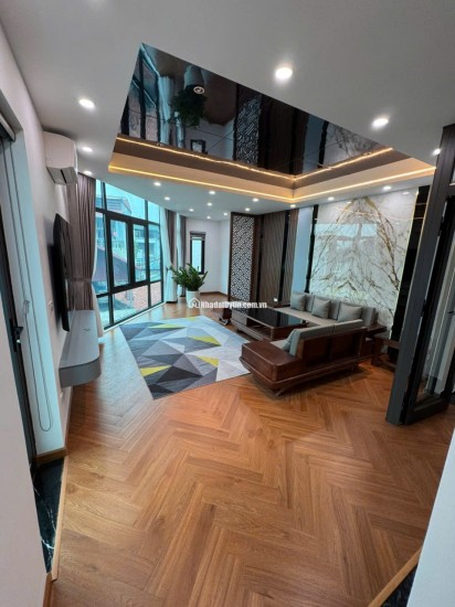 NGUYỄN VĂN CỪ, LONG BIÊN - 50M2 x 6 TẦNG- Ô TÔ VÀO NHÀ - THANG MÁY- 1KM RA CẦU CHƯƠNG DƯƠNG, 400M RA BỆNH VIỆN QUỐC TẾ, FULL NỘI THẤT TRANG TRỌNG