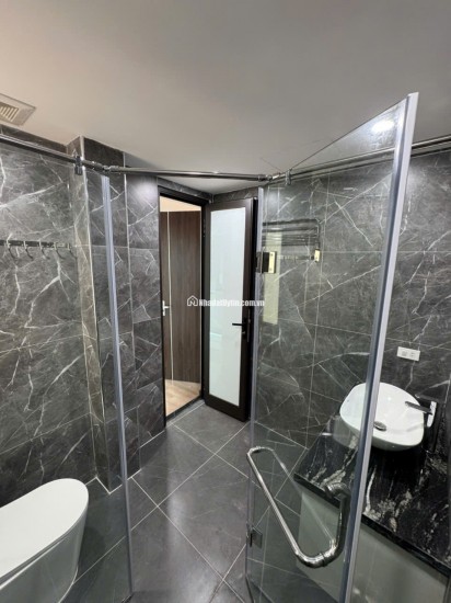 NGUYỄN VĂN CỪ, LONG BIÊN - 50M2 x 6 TẦNG- Ô TÔ VÀO NHÀ - THANG MÁY- 1KM RA CẦU CHƯƠNG DƯƠNG, 400M RA BỆNH VIỆN QUỐC TẾ, FULL NỘI THẤT TRANG TRỌNG