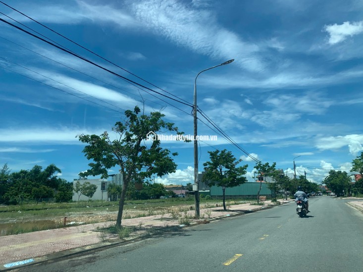 Điểm Sáng Đầu Tư + An Cư khu phố Biển & Du Lịch Hội An. Giá cả không phải lăng tăng.