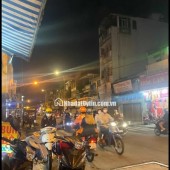 Nhà hiếm, sát mặt tiền Lạc Long Quân, gần chợ, gần trường học