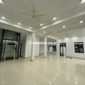 Bán nhà mặt phố Sa Đôi Đại Mỗ Nam Từ Liêm lô góc 3 mặt thoáng diện tích 210m2x 4 tầng MT 15m2 giá 63.9 tỷ