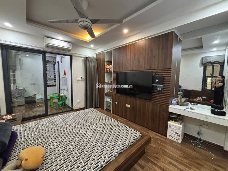 CẦN BÁN NHÀ TRUNG TÂM ĐỐNG ĐA - AN SINH AN NINH TỐT - TIỆN ÍCH BẠT NGÀN - 40M2 - 5 NGỦ