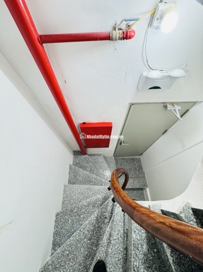 Chính chủ bán căn CCMN 100m, 7 tầng thang máy, PCCC đảm bảo, dòng tiền ổn định, khu Bách -  Kinh - Xây