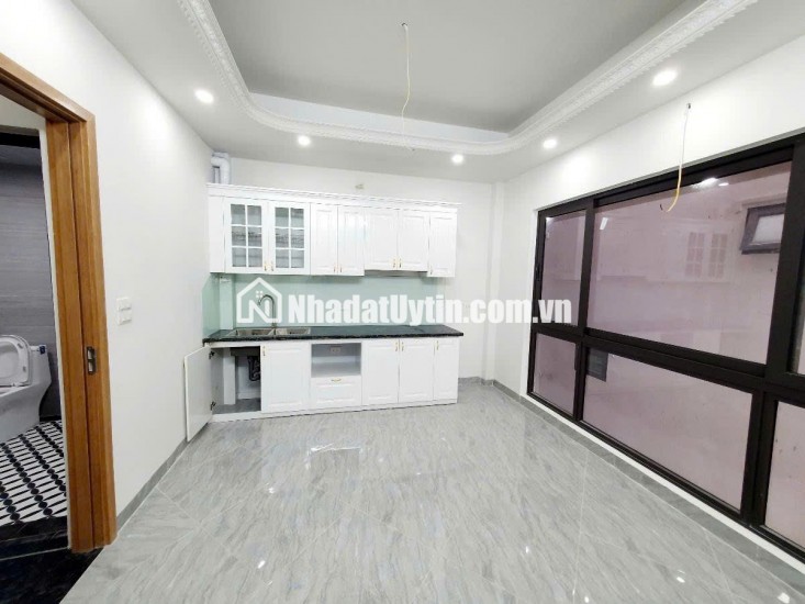NHÀ ĐẸP MỚI TINH . Cổ Nhuế - Bắc Từ Liêm 35m 6 tầng mặt tiền 4,3m 7,25 tỷ 
sổ đỏ vuông vắn cất két .