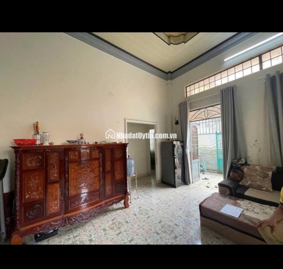 NHÀ GÓC 2 MẶT TIỀN – GIÁ CHỈ 1 TỶ 650 TRIỆU
Hẻm 129 Lê Hồng Phong, P. Tân Tiến, TP. Buôn Ma Thuột
Diện tích: 7x10m  Thổ cư 100%  Nhà góc 2 mặt tiền