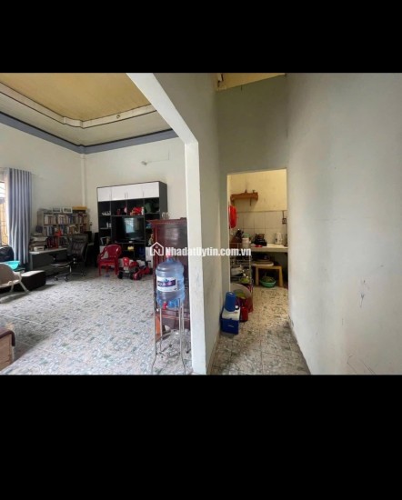 NHÀ GÓC 2 MẶT TIỀN – GIÁ CHỈ 1 TỶ 650 TRIỆU
Hẻm 129 Lê Hồng Phong, P. Tân Tiến, TP. Buôn Ma Thuột
Diện tích: 7x10m  Thổ cư 100%  Nhà góc 2 mặt tiền