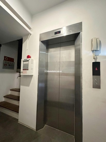 LÔ GÓC.MẶT CHÍNH 6.5M.DT 63M2XÂY 7 TẦNG THANG MÁY PHỐ HOÀNG ĐẠO THÀNH – NGUYỄN XIỂN – KIM GIANG.
