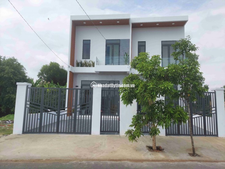 Bán Gấp Nhà Mặt Tiền Tại Cần Đước
