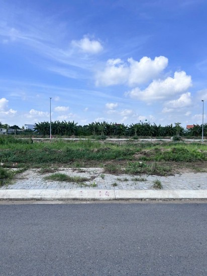 Săn ngay lô đất vàng – giá rẻ nhất khu vực