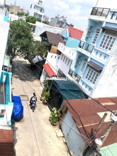 BÁN NHÀ 2 LẦU + SÂN THƯỢNG GẦN TÔ KÍ – GIÁ CHỈ 5 TỶ XXX