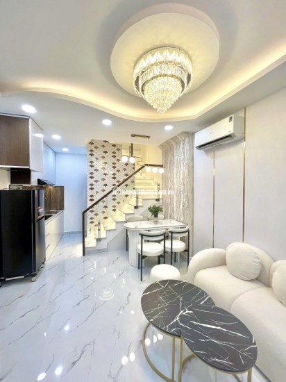 SIÊU PHẨM HOÀNG SA QUẬN 3

FULL NỘI THẤT SANG XỊN MỊN - 3 TẦNG 2PN

SD ~70M2 NGANG 3.6M SỔ A4 - 4.x TỶ