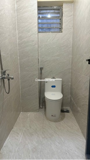 CHO THUÊ NHÀ NGUYÊN CĂN – 2 TẦNG + 1 TẦNG LỬNG – VỊ TRÍ SIÊU ĐẸP, HIẾM