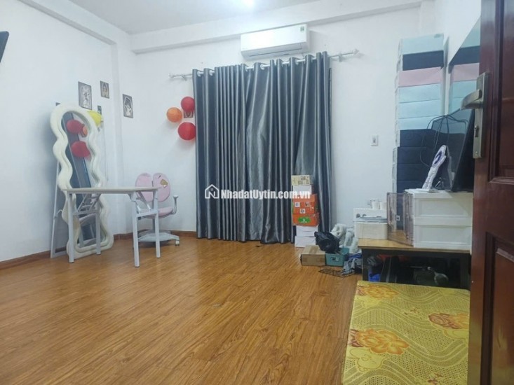 Nhà Mỹ Đình, lô góc, dân xây 40m2, 5 tầng, chào 7.1 tỷ có thương lượng