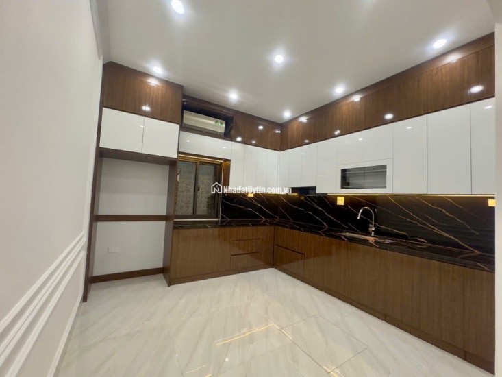 Nhà Tây Hồ 51m, 6 tầng, thông Võ Chí Công, thông Xuân La, thông Ngoại giao đoàn.