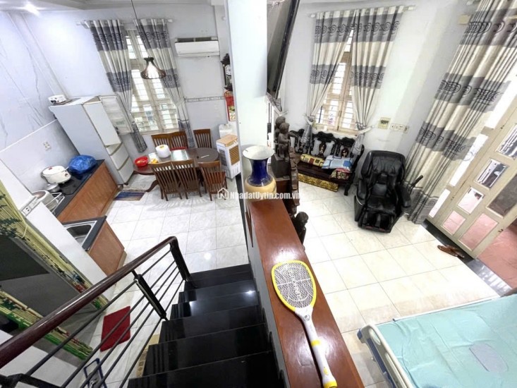 LÔ GÓC 2 MẶT XE TẢI ĐS 1 - 63m2 5 TẦNG  - CÁCH 1 CĂN RA VIEW SÔNG - NHỈNH 7 TỶ 

Mô tả: V0.7760111
LÔ GÓC 2 MẶT XE TẢI ĐS 1 - 63m2 5 TẦNG  - CÁCH