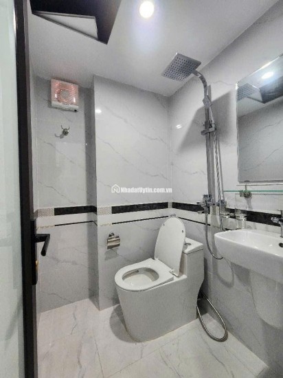 bán CHDV rẻ nhất xuân la- ngõ 38 ĐẠI HỌC NỘI VỤ 52M 7 TẦNG ,THANG MÁY.KHU VỰC CHO THUÊ LUÔN FULL PHÒNG