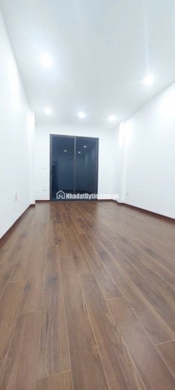Nhà Tây Hồ 54m, 5 tầng thang máy, oto đỗ cửa đường trước nhà 5m!