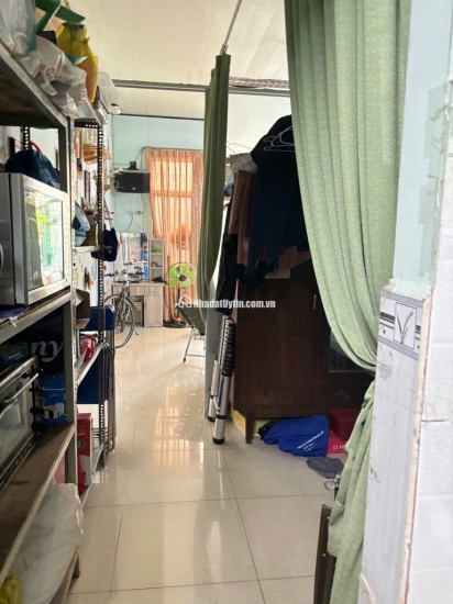 Bùi Đình Túy 72 m2,  2tầng ,  4.4 x17,  9.8 tỷ Phường 12 Bình Thạnh
Nhà cũ tiện xây mới, 3PN, 2 vệ sinh
Lh Thanh Hải 0905005058