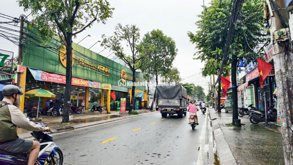NHÀ 2 MẶT TIỀN LINH ĐÔNG THỦ ĐỨC, 50M2, HẺM XE HƠI, KẾ VÀNH DAI 2, HƠN 4 TỶ XÍU