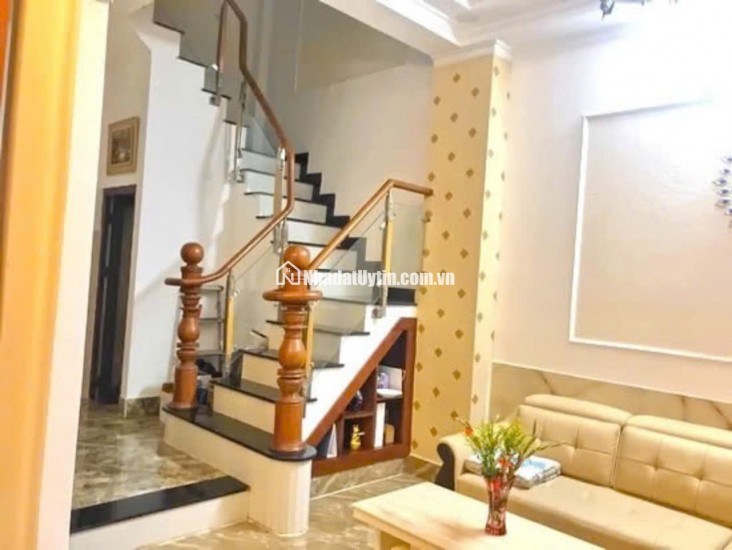 63.4m2 - Giá 7.4 tỷ - Ngang 6.2m HXH Phạm Hữu Lầu kế chợ Phước Long Q7