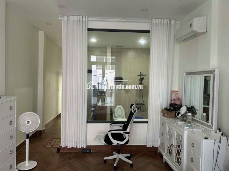 Chính Chủ Bán HXH Lê Thị Bạch Cát, P.11, Q.11, DT 4.15x20m. Giá 11 tỷ5, LH Anh Huy 0936995872
