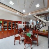 QUẬN 12 - BÁN NHÀ 2 MẶT TIỀN, 4 TẦNG LẦU, - MẶT TIỀN ĐƯỜNG NHỰA,CÓ LỀ ĐƯỜNG - DIỆN TÍCH NGANG 5.5M,DÀI 18M