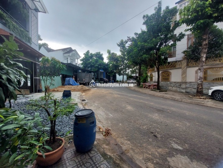 BÁN NHÀ + 3 PHÒNG TRỌ – HẺM Ô TÔ VÕ THỊ SÁU, NGAY BÊN HÔNG SIÊU THỊ GO! DĨ AN