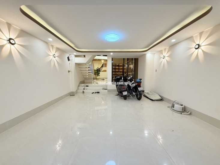 Gò Vấp nhà trong ngõ 5 tầng, 80m2, 4 phòng ngủ, sổ hồng trao tay, giá hời chỉ 9.5 tỷ - Cơ hội an cư lạc nghiệp lý tưởng!