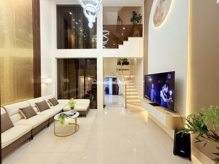 Gò Vấp nhà trong ngõ 5 tầng, 80m2, 4 phòng ngủ, sổ hồng trao tay, giá hời chỉ 9.5 tỷ - Cơ hội an cư lạc nghiệp lý tưởng!