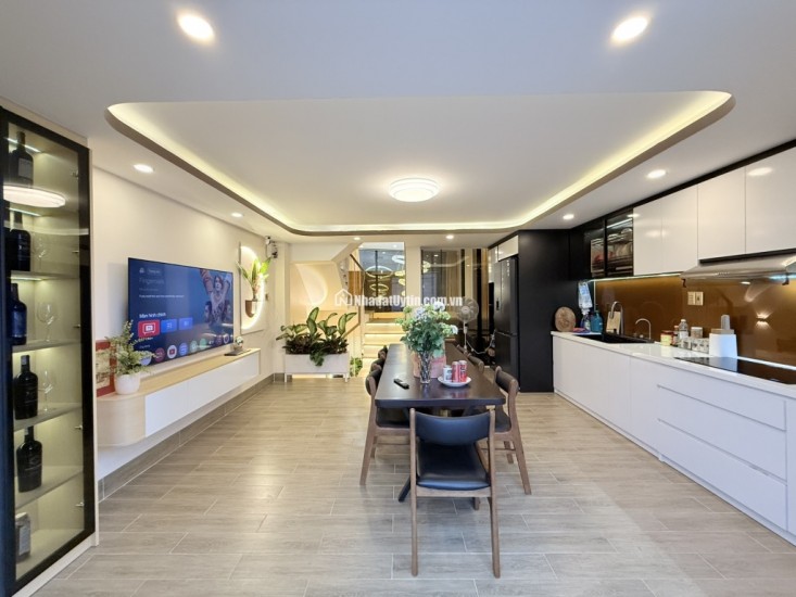 Gò Vấp nhà trong ngõ 5 tầng, 80m2, 4 phòng ngủ, sổ hồng trao tay, giá hời chỉ 9.5 tỷ - Cơ hội an cư lạc nghiệp lý tưởng!
